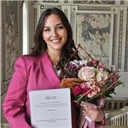 Laureata Magistrale in Lingue e Letterature Comparate offre lezioni di inglese e francese per ragazzi di scuole medie e superiori